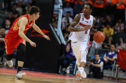 乐鱼登录入口 -关于关键时刻广东宏远调整名单以备英超，门线救险环节打磨，媒体盛赞，年轻球员得到机会的信息