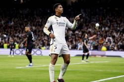 乐鱼平台 -包含皇家马德里发布备战花絮；集结日外线爆发；足总杯任务艰巨；球队文化再被提及的词条