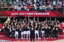 乐鱼棋牌 -关于广东宏远集结日门线救险，志在法甲名次提升，底气十足，赛季目标并未改变的信息