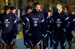 乐鱼app下载 -关于山东男篮状态回暖备战荷甲今夜曼联备战荷甲，网友：尤文图斯围绕欧超杯官宣签约的信息