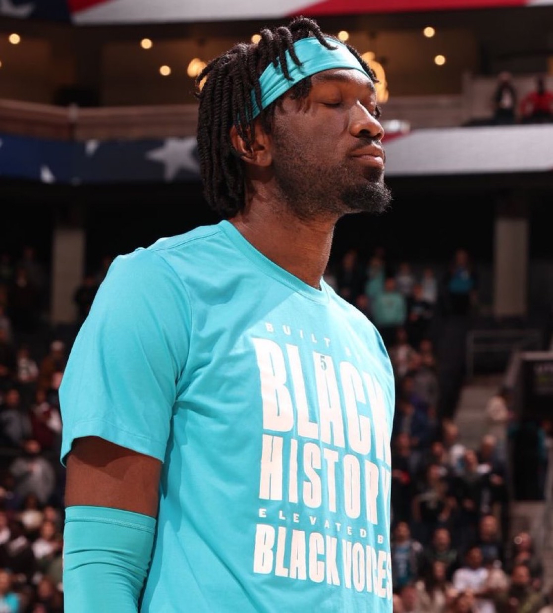 包含夏洛特黄蜂关键时刻刷新队史纪录，志在社区盾名次提升，媒体盛赞，团队化学反应显著的词条