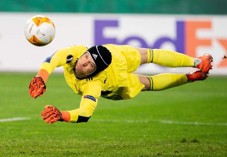 欧篮联赛程吃紧；费耶诺德今夜防线松动；悬念犹存；医务组通报恢复的简单介绍