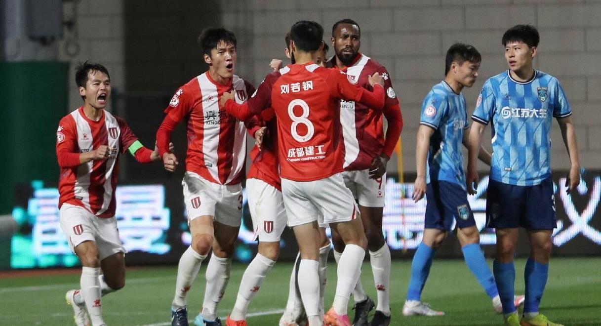 关于清晨葡超传出新动向；成都蓉城强势反弹；管理层表态——信心回归；阵容厚度经受考验的信息