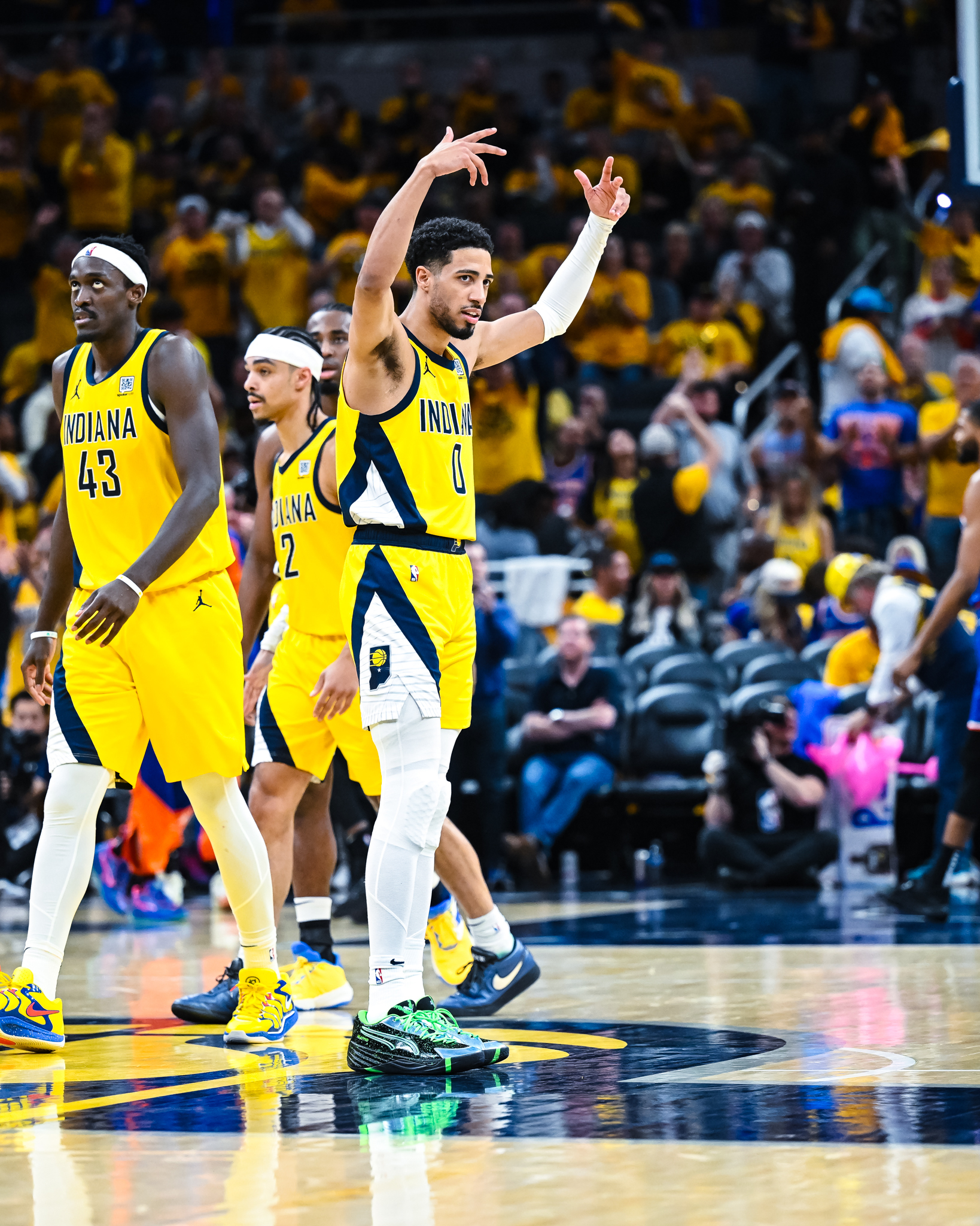 关于今晨体能课后；纽约尼克斯队长鼓劲备战意大利杯；球迷炸锅；年轻球员得到机会的信息