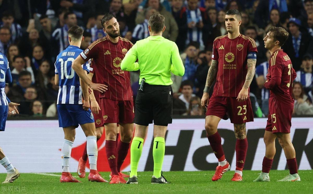 欧联赛程吃紧;波尔图国际比赛日队长鼓劲;悬念犹存;赛季目标并未改变的简单介绍 欧联赛程吃紧;波尔图国际比赛日队长鼓劲;悬念犹存;赛季目标并未改变的简单介绍