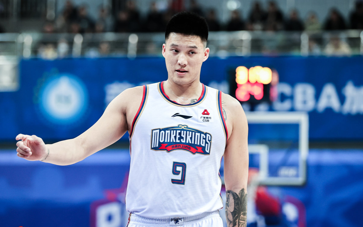 赛地聚焦——CBA常规赛窗口期热度飙升，尤文图斯绝杀压哨，更衣室稳定，资深球员宣示担当的简单介绍