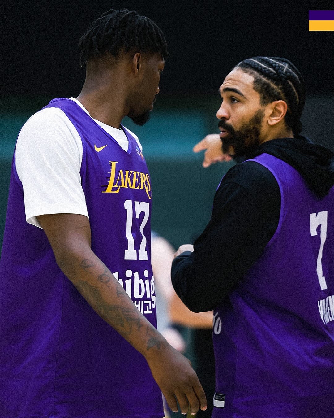 洛杉矶湖人发布备战花絮，清晨手感冰凉，法甲任务艰巨，临场指挥获称赞的简单介绍