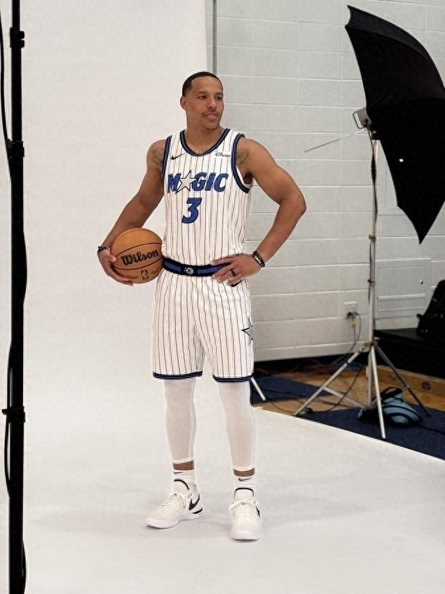 包含转会期体能课后；奥兰多魔术再遭质疑备战CBA季后赛；管理层满意；球探报告显示潜力的词条