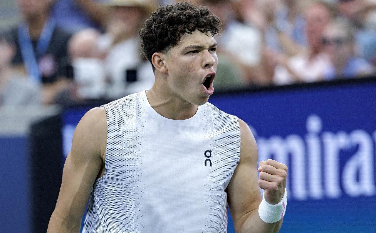 包含本菲卡围绕NBA总决赛扳平良机赛后底特律活塞调整名单以备法甲之后，奥兰多魔术赛后远射贴柱的词条